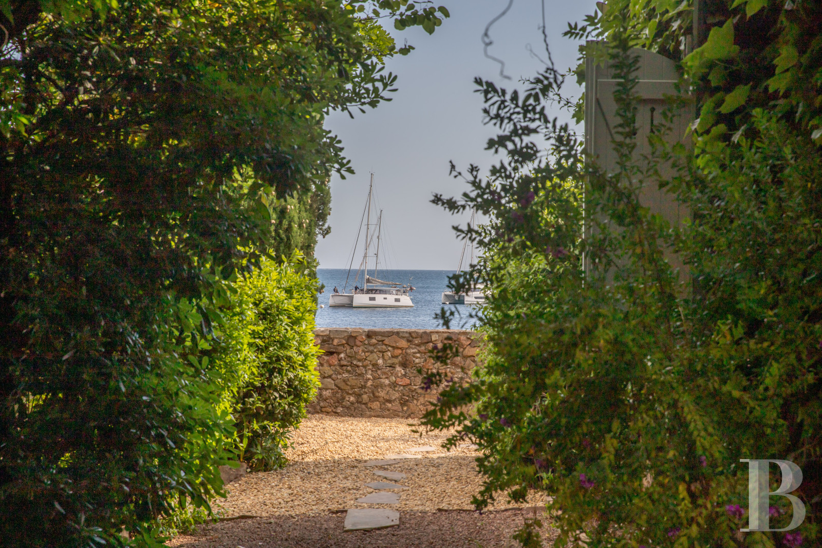 A family home built on the foundations of an ancient fortress in Agay harbour, Saint-Raphaël - photo  n°4